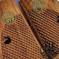 7.65 Düğmeli Beretta Mod 70 Tabanca Kabzesi Pirinç Logo